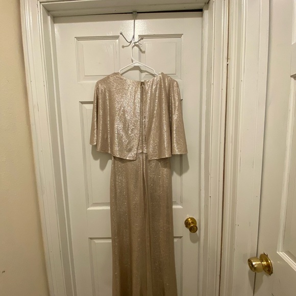 Ralph Lauren Gold Flutter Sleeve V-Neck Gown - Picture 6 of 12